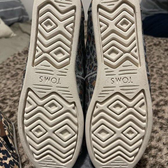 Brand New Toms Sneakers - Picture 4 of 4